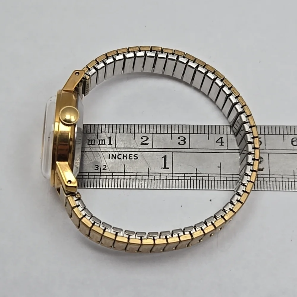 Womens Vintage Timex Petite Watch 25mm Gold Tone Retro Dial Manual Wind Runs